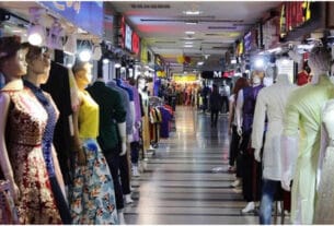 নির্বাচন উপলক্ষে দুই দিন বন্ধ থাকবে দেশের সব দোকান-শপিং মল