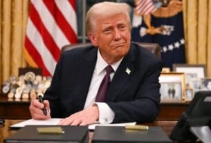 কার্যকর হলো ট্রাম্পের বৈশ্বিক নতুন শুল্ক