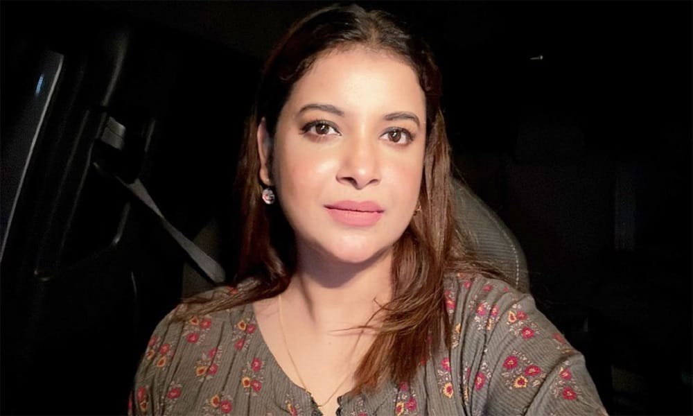 কিন্তু গায়ে হাত তুলবেন কেন, প্রশ্ন শবনম ফারিয়ার