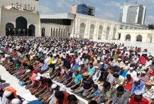 বছর ঘুরে আবার এল খুশির ঈদ