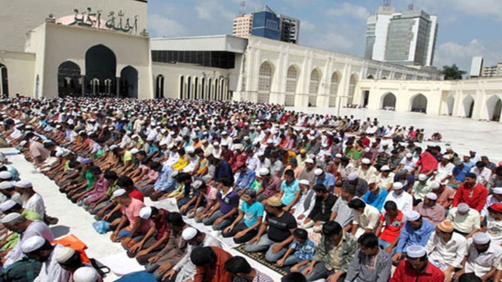 বছর ঘুরে আবার এল খুশির ঈদ