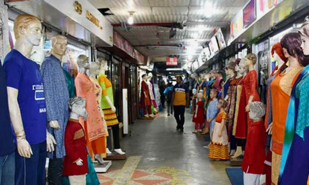 সারা দেশে রাত ৮টার মধ্যে দোকান-শপিংমল বন্ধের সিদ্ধান্ত