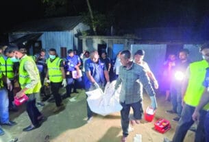 ফরিদপুরে কোদাল দিয়ে কুপিয়ে তিনজনকে হত্যা